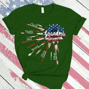 Custom name Grandma with grandkids flower arrow USA T-Shirt